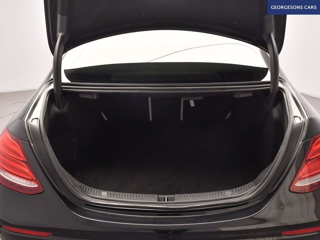 Used Mercedes-Benz E Class 2017 for sale - 77048670: Photo 9