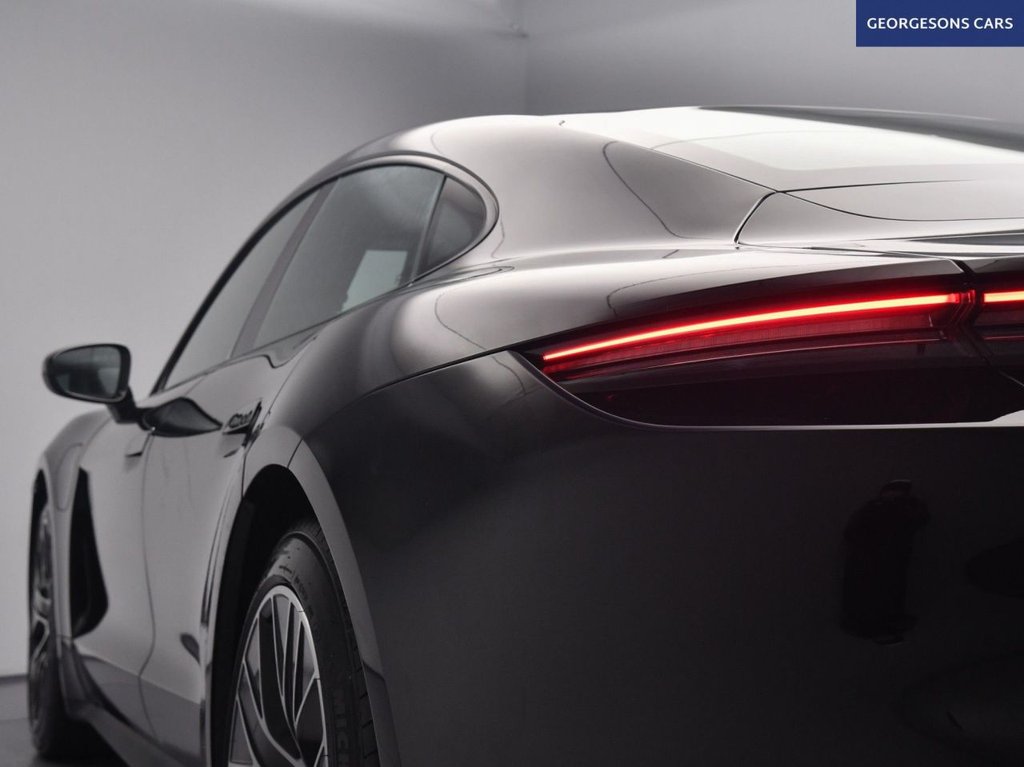 Used Porsche Taycan 2021 for sale - 77660251: Photo 16