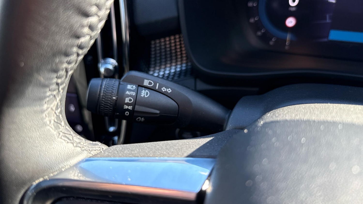 Used Volvo XC40 2023 for sale - 76377992: Photo 18