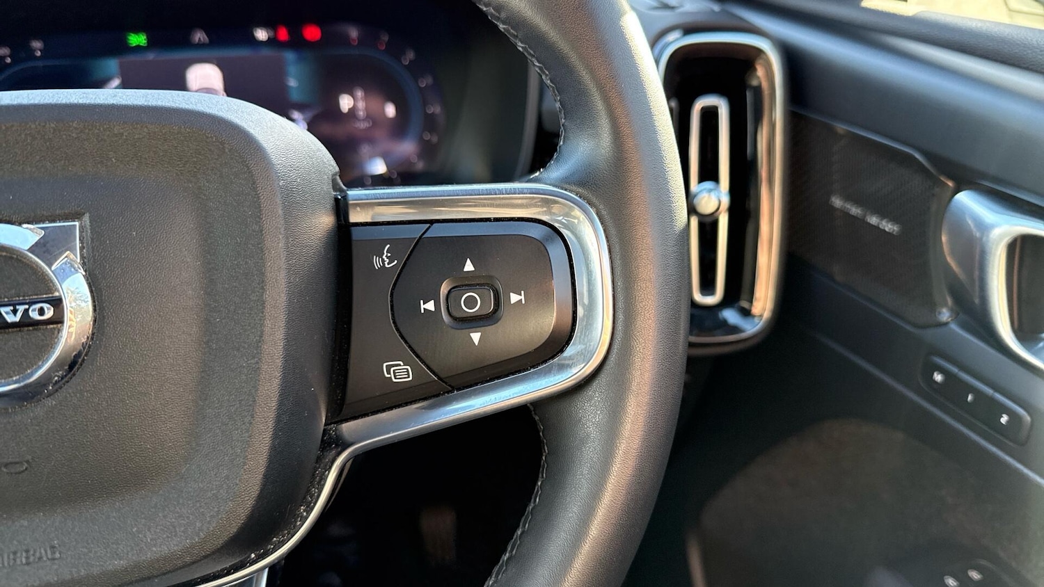 Used Volvo XC40 2023 for sale - 76377992: Photo 20