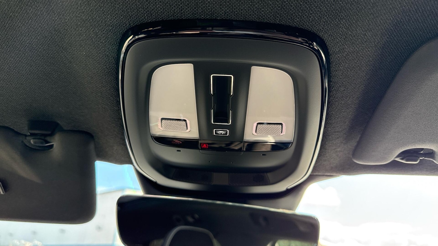 Used Volvo XC40 2023 for sale - 76377992: Photo 26