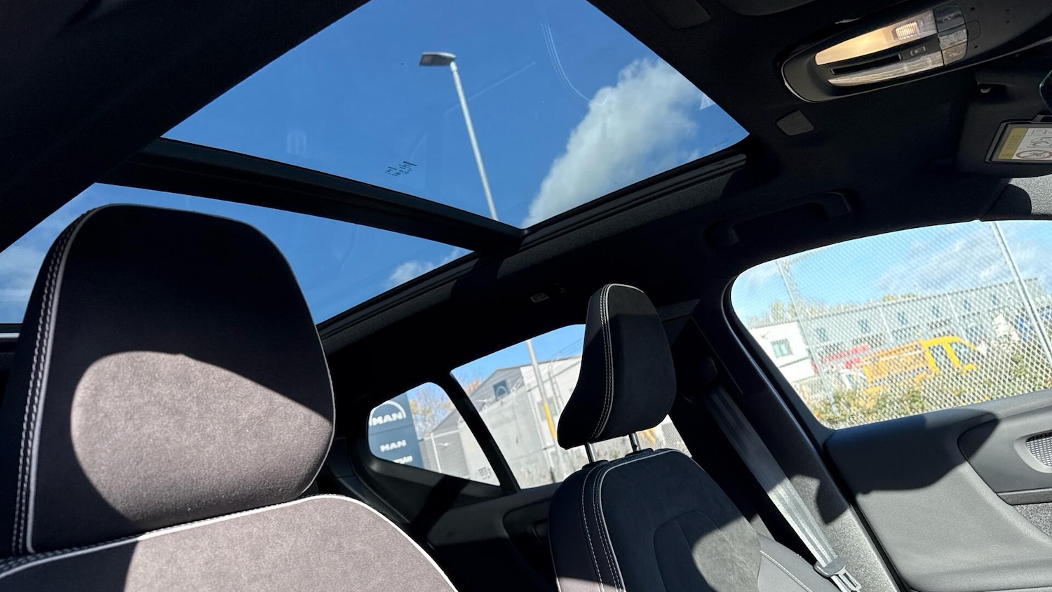 Used Volvo XC40 2023 for sale - 76377992: Photo 28