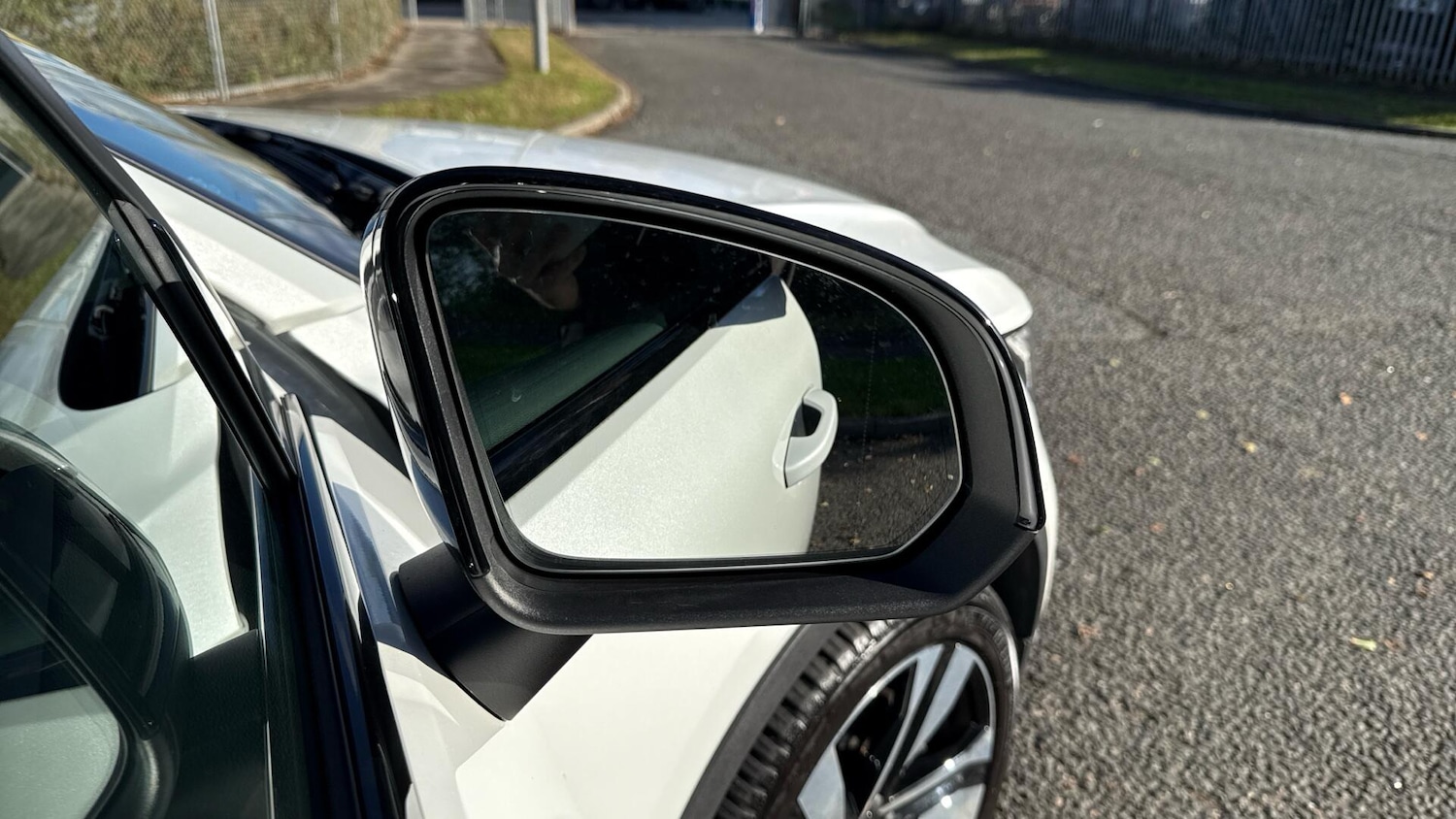 Used Volvo XC40 2023 for sale - 76377992: Photo 29