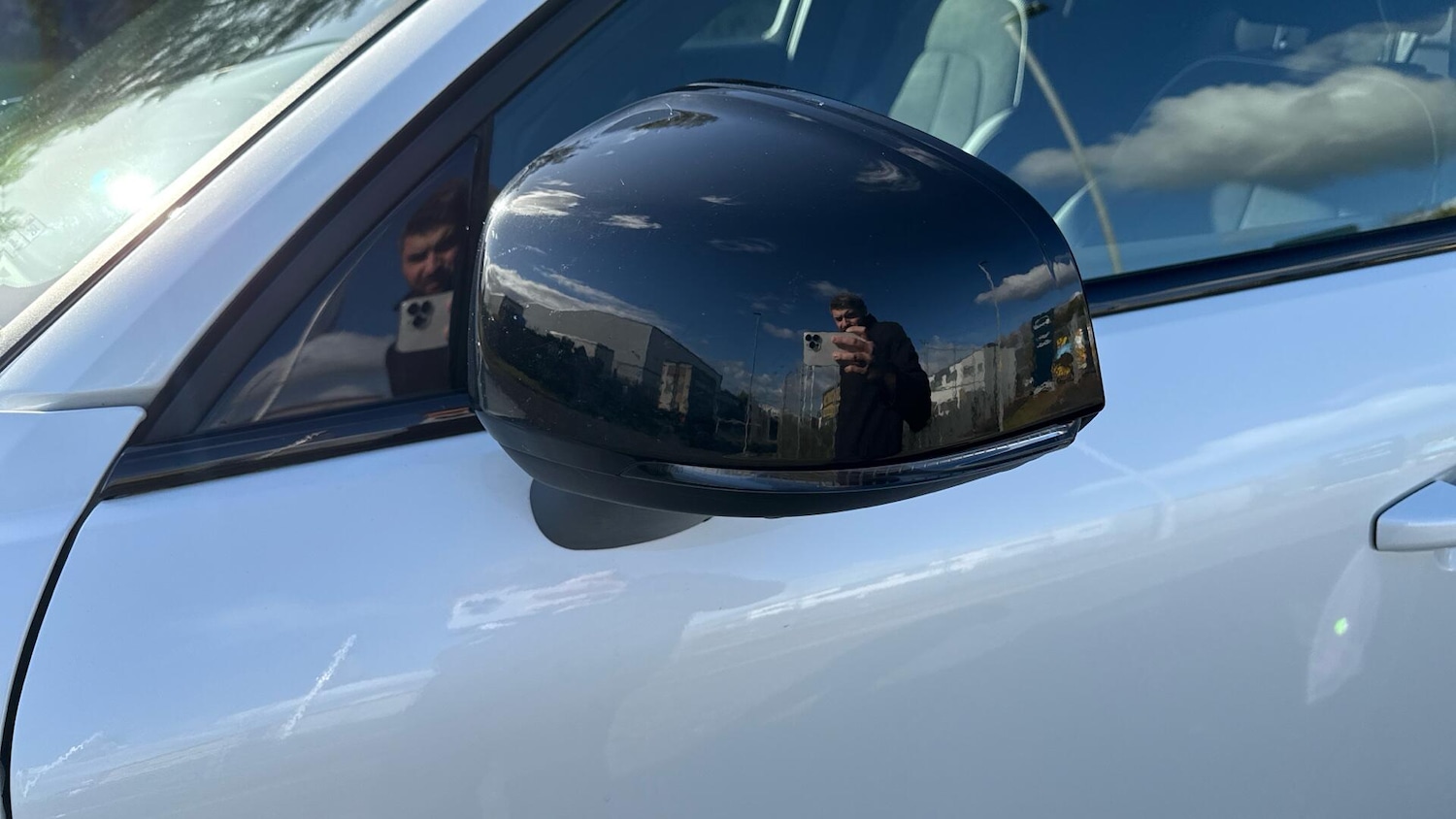 Used Volvo XC40 2023 for sale - 76377992: Photo 40