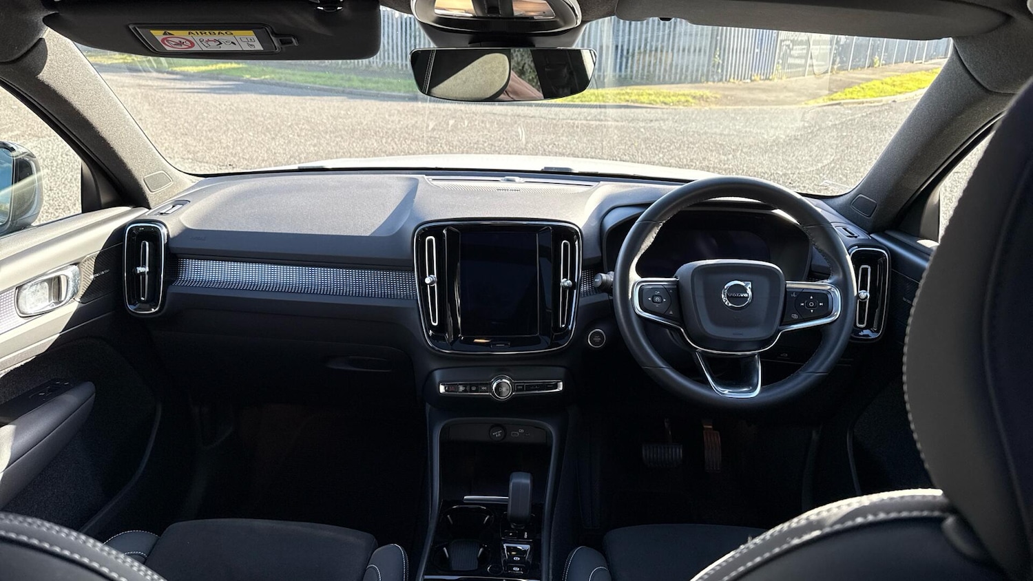 Used Volvo XC40 2023 for sale - 76377992: Photo 5