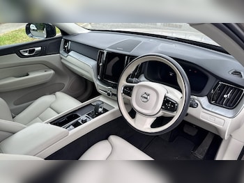 Used Volvo XC60 2023 for sale - 79061746: Photo