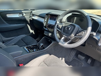 Used Volvo XC40 2025 for sale - 78878063: Photo