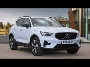 2024 (24) - Plus, B3 Mild hybrid, Petrol, Dark 5-Door