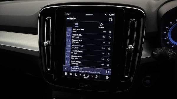 Used Volvo XC40 2024 for sale - 74862302: Photo 25