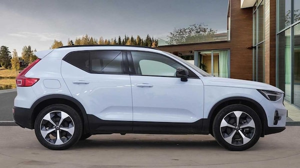 Used Volvo XC40 2024 for sale - 74862302: Photo 2