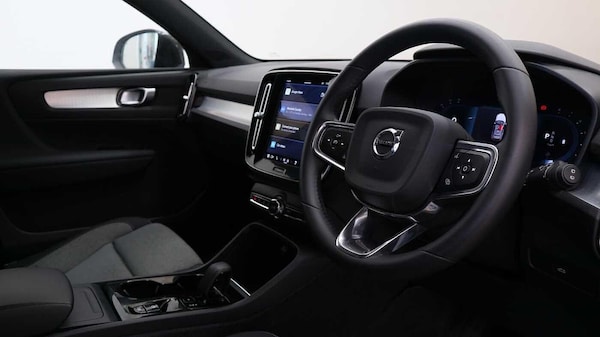 Used Volvo XC40 2024 for sale - 74862302: Photo 9