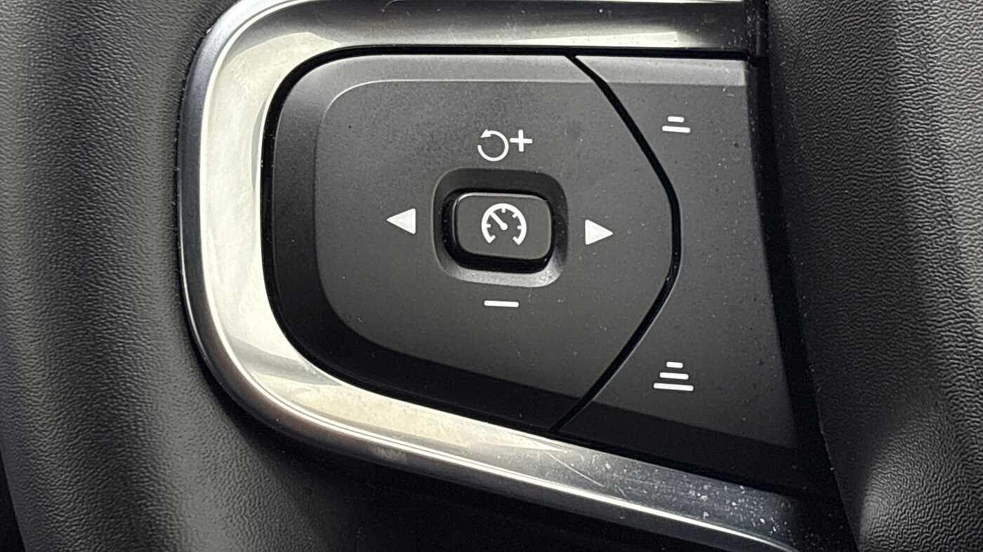 Used Volvo XC40 2025 for sale - 76781293: Photo 30