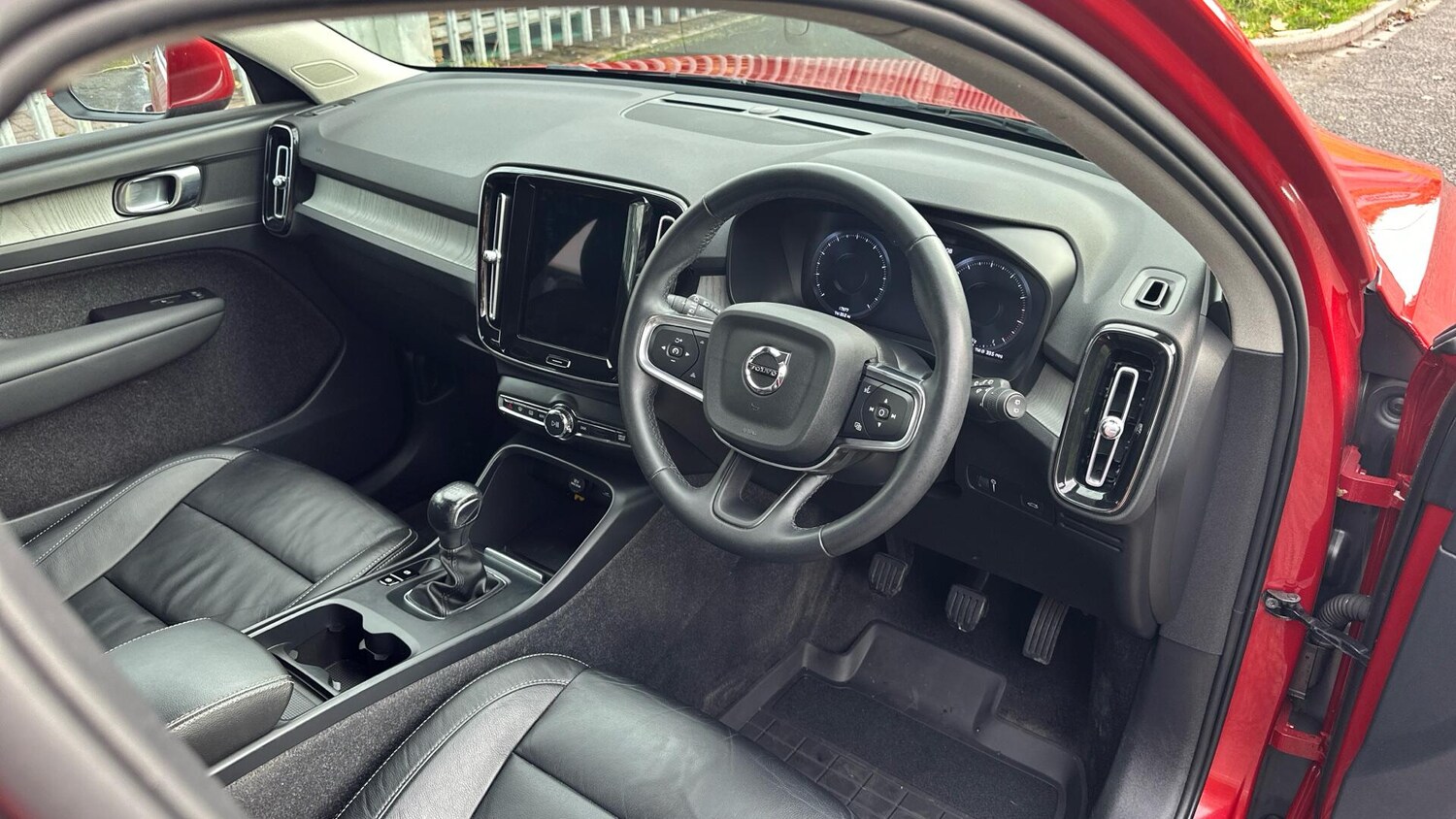 Used Volvo XC40 2021 for sale - 76024406: Photo 4