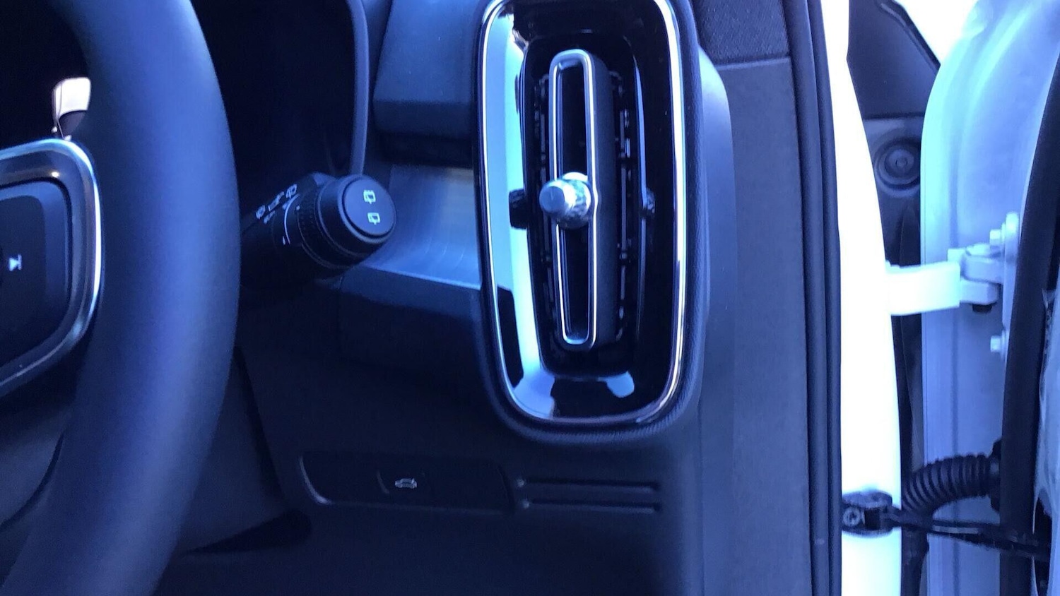 Used Volvo XC40 2025 for sale - 77229830: Photo 31