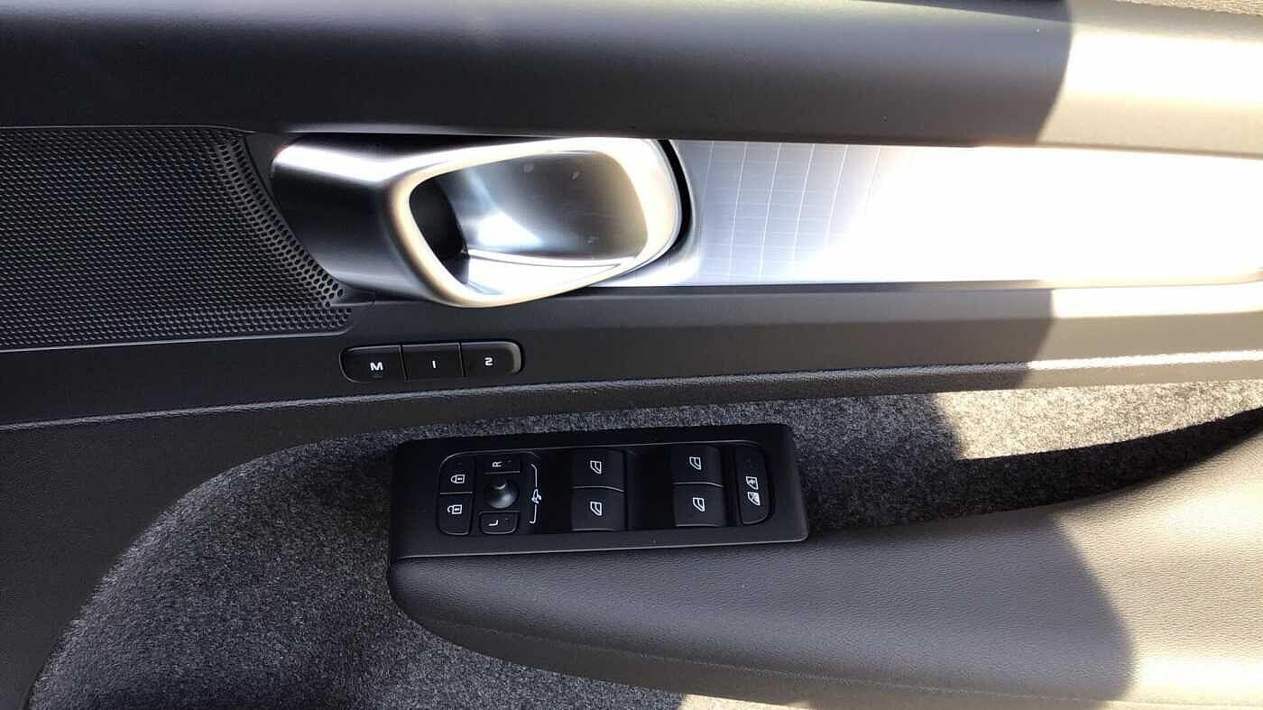 Used Volvo XC40 2025 for sale - 77683853: Photo 32