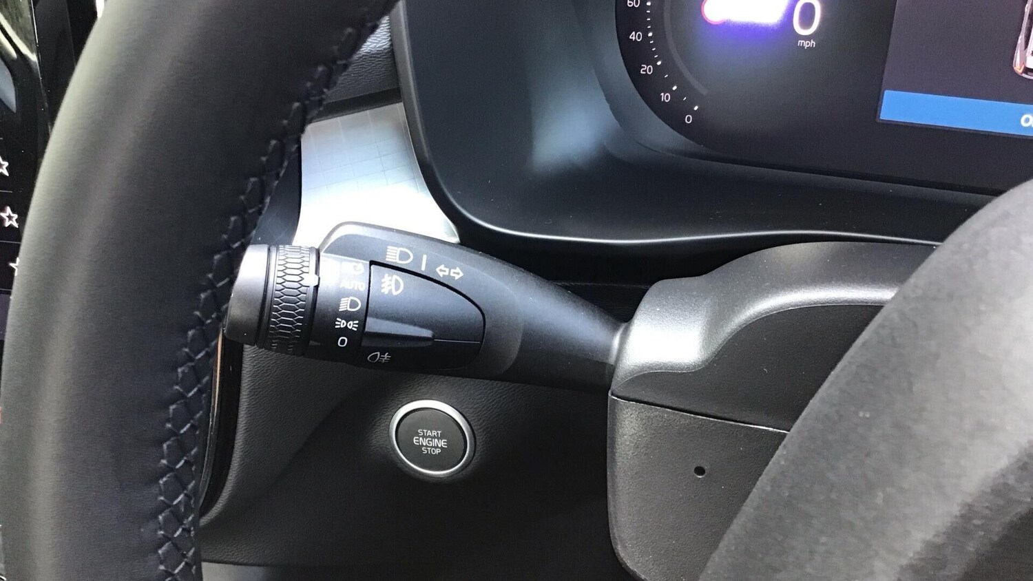 Used Volvo XC40 2025 for sale - 77683853: Photo 59