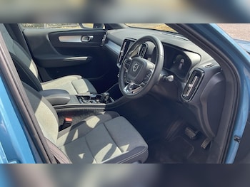 Used Volvo XC40 2023 for sale - 79374155: Photo