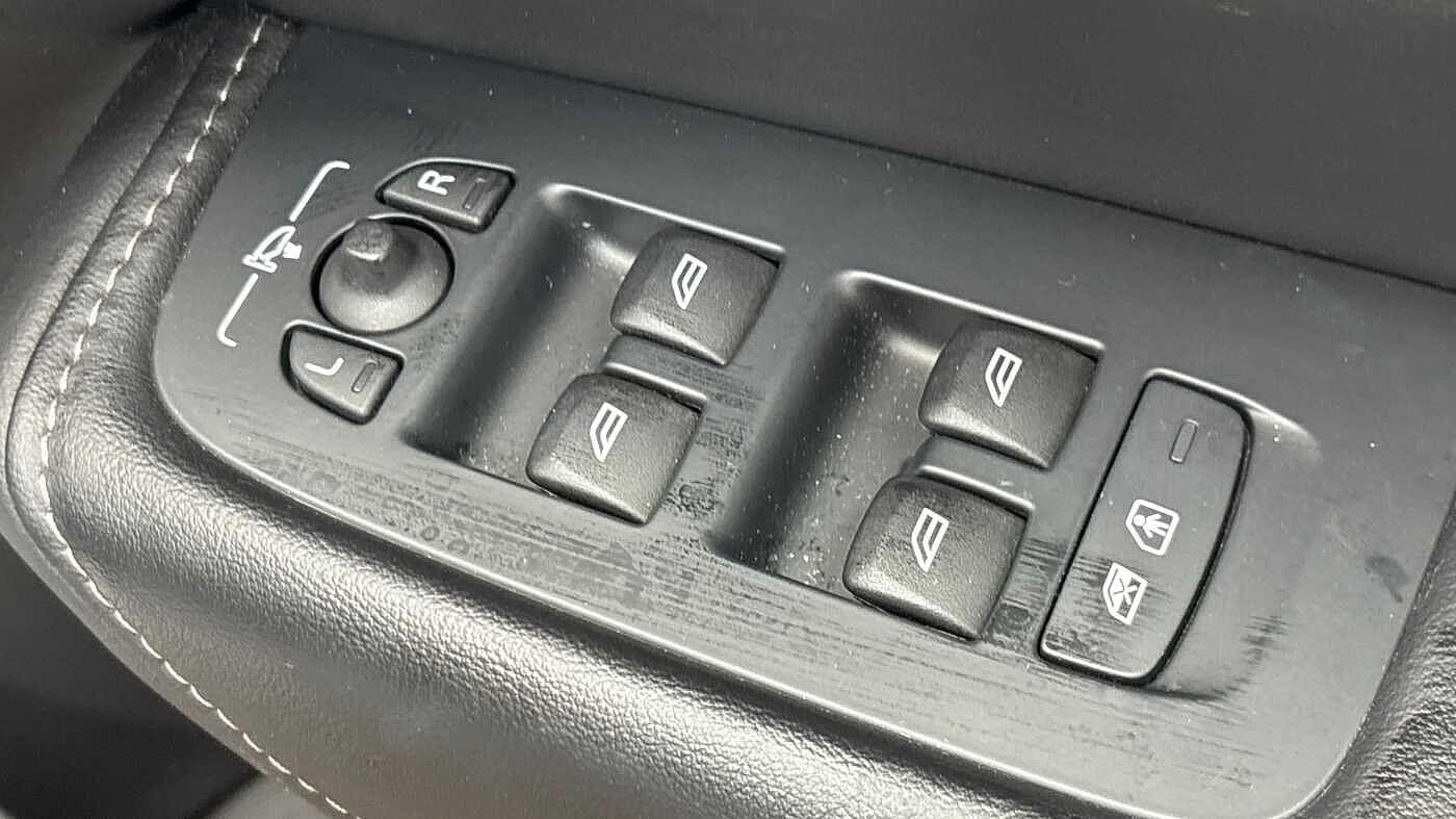 Used Volvo XC60 2025 for sale - 77238648: Photo 25