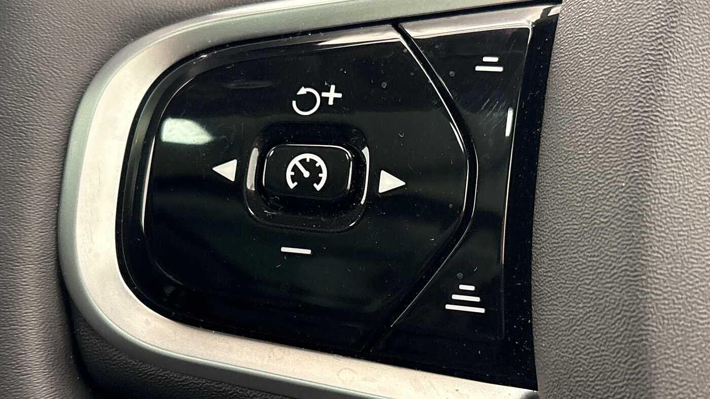 Used Volvo XC60 2025 for sale - 77238648: Photo 31