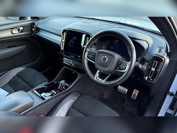 Used Volvo XC40 2020 for sale - 76714234: Photo