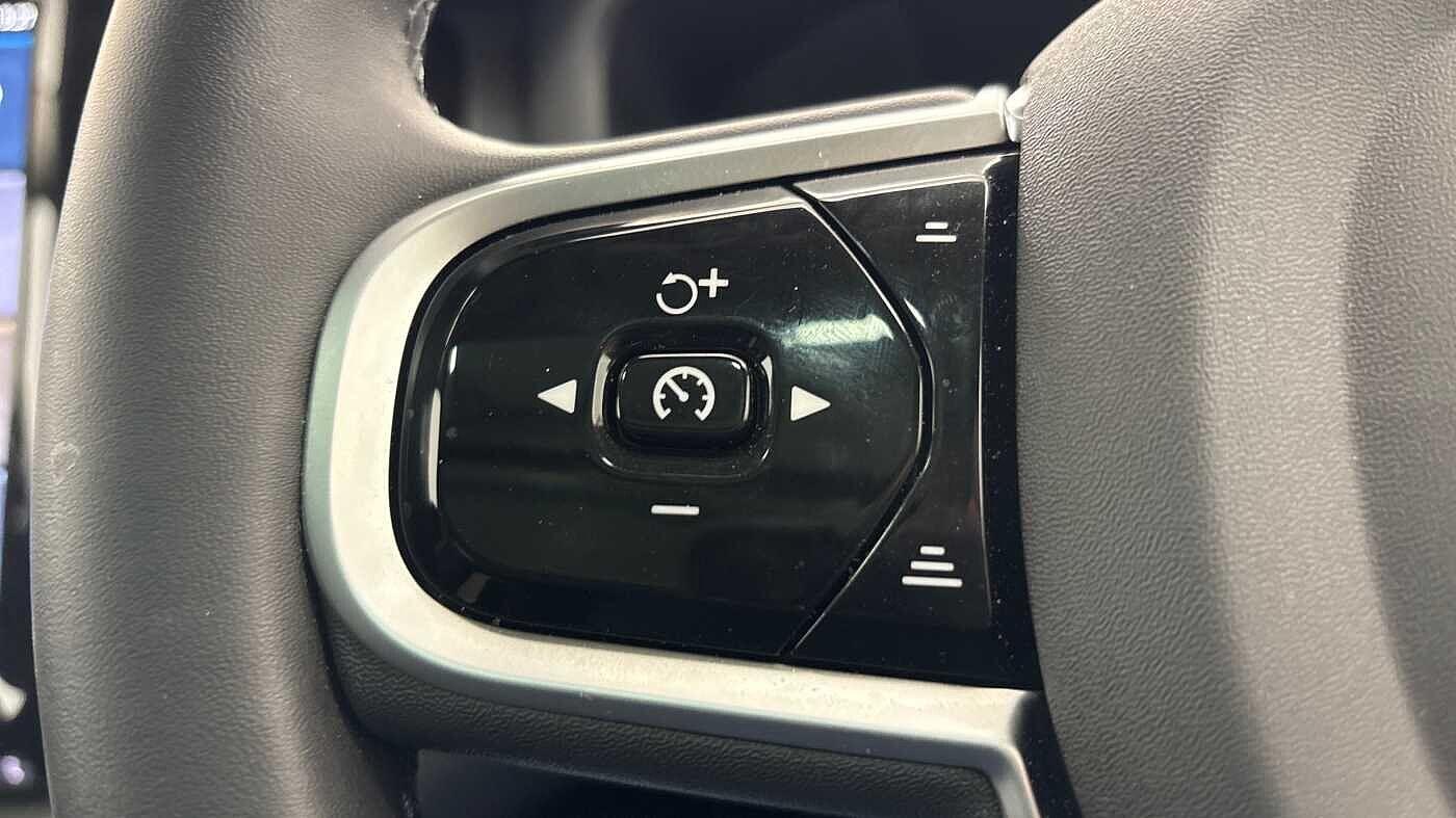 Used Volvo XC60 2025 for sale - 76512859: Photo 31