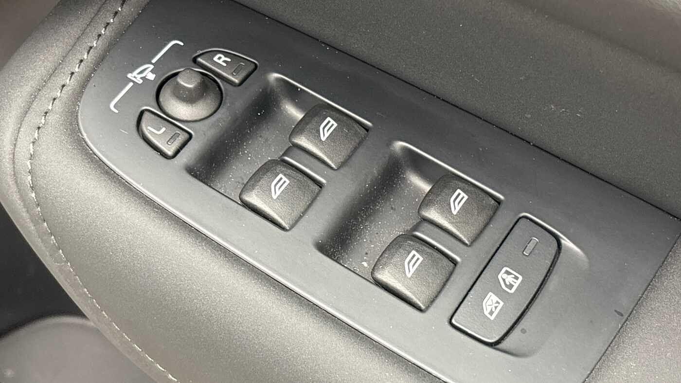 Used Volvo XC60 2025 for sale - 77537207: Photo 25