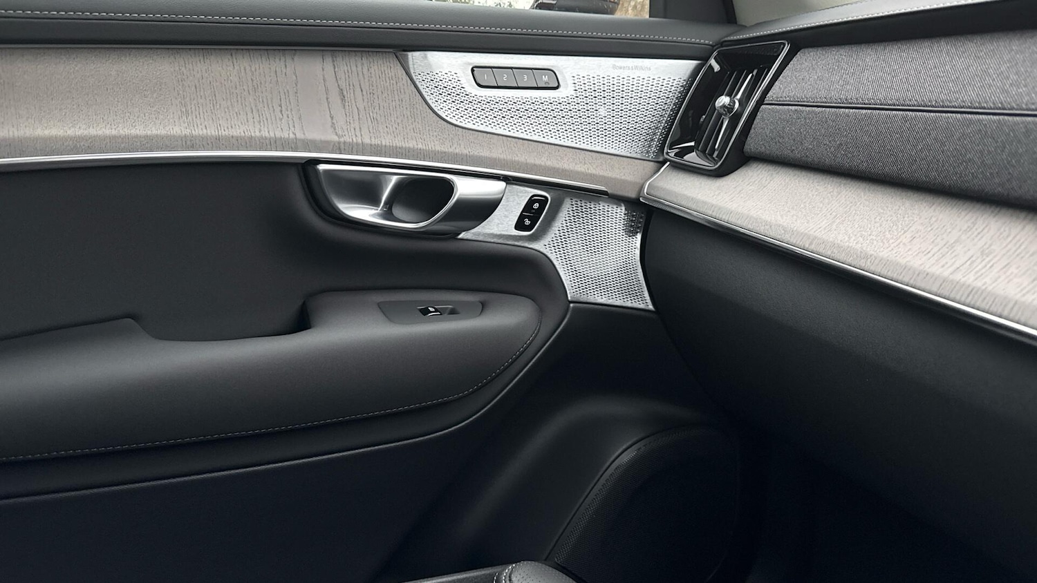 Used Volvo XC90 2025 for sale - 76549163: Photo 27