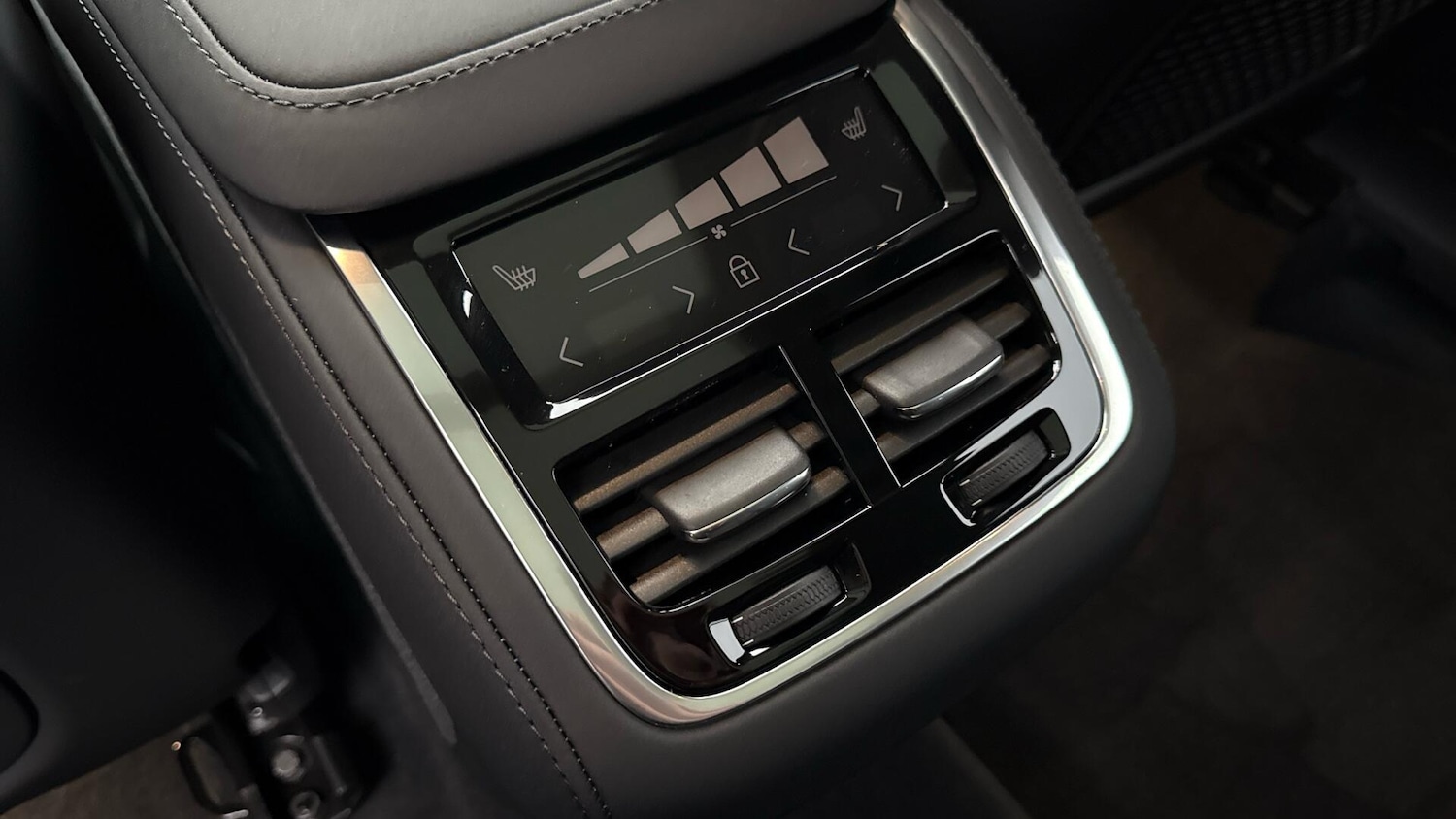 Used Volvo XC90 2025 for sale - 76549163: Photo 32