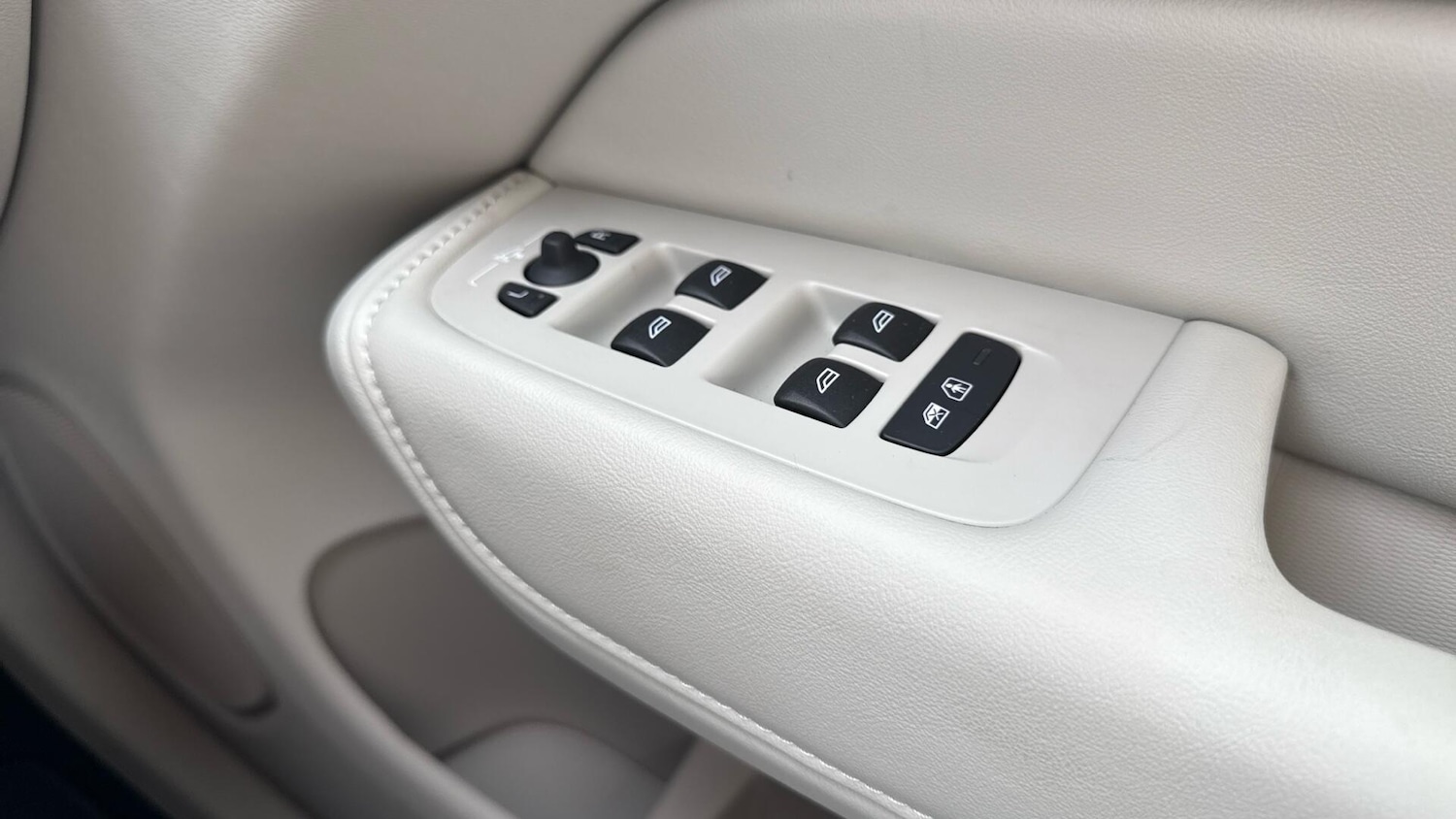 Used Volvo XC60 2025 for sale - 76498998: Photo 22