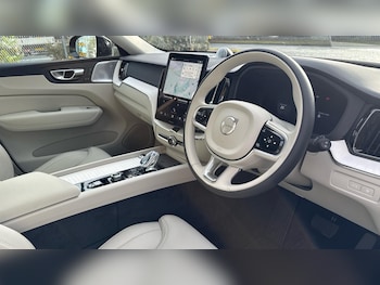 Used Volvo XC60 2025 for sale - 76498998: Photo