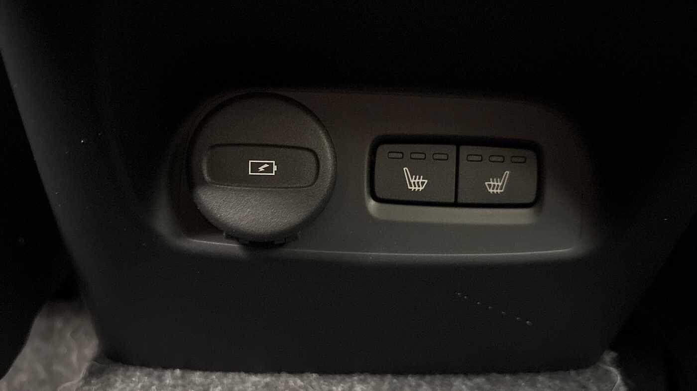 Used Volvo XC40 2025 for sale - 77598030: Photo 17