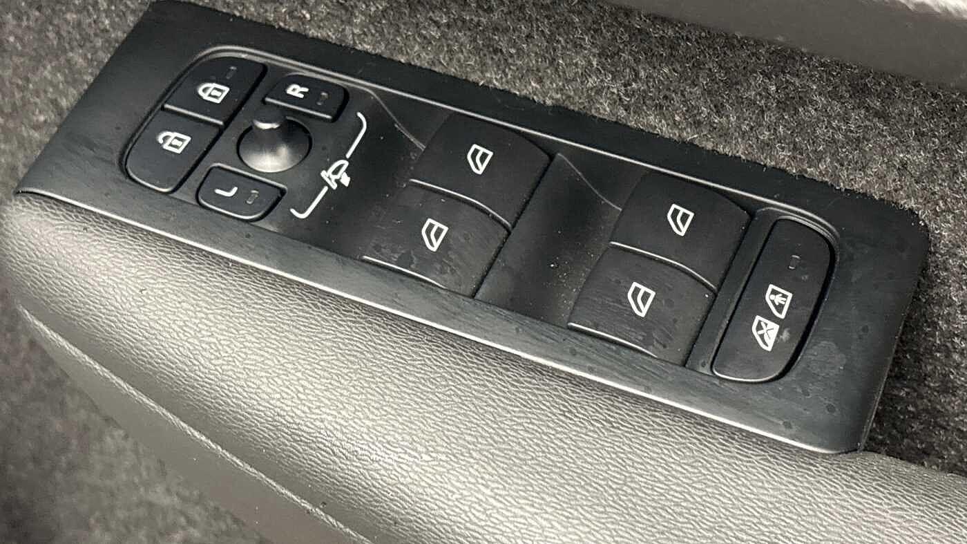 Used Volvo XC40 2025 for sale - 77598030: Photo 25