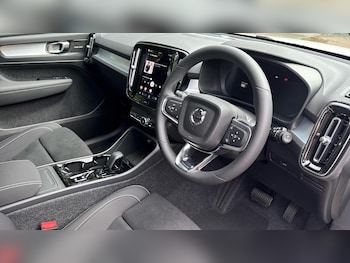 Used Volvo XC40 2026 for sale - 79237196: Photo
