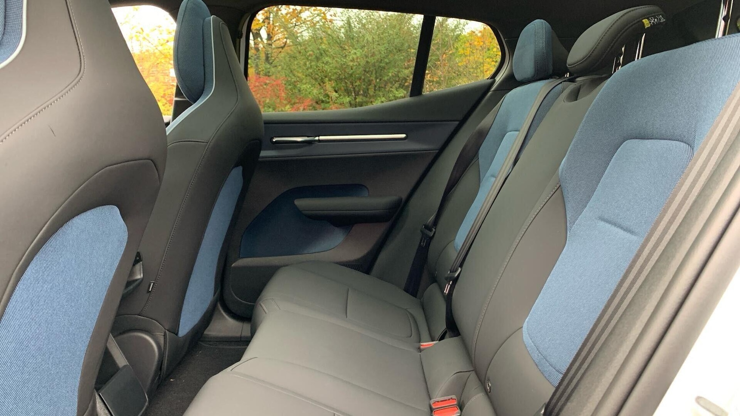 Used Volvo EX30 2025 for sale - 76715242: Photo 42