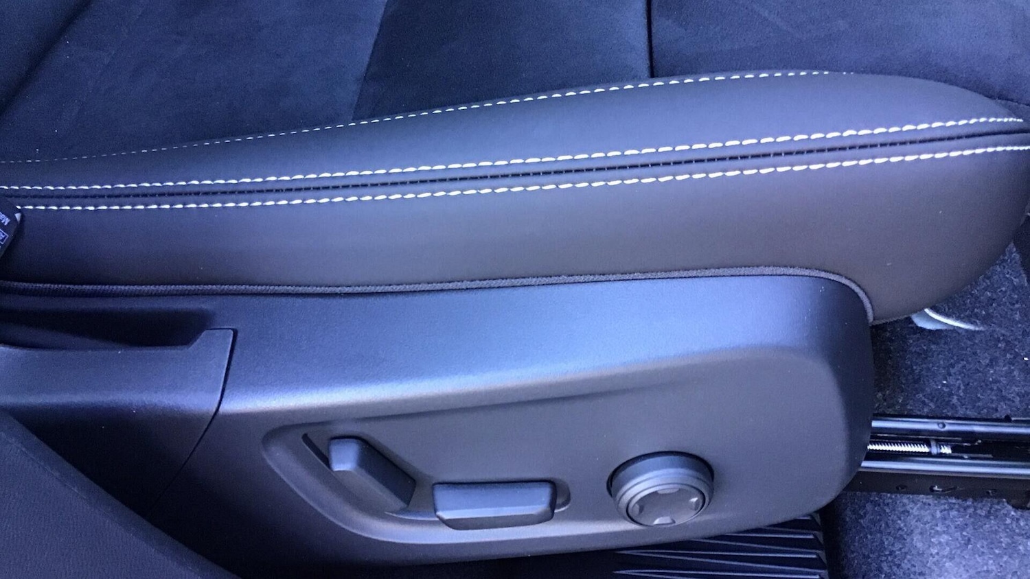 Used Volvo XC40 2026 for sale - 78099904: Photo 36