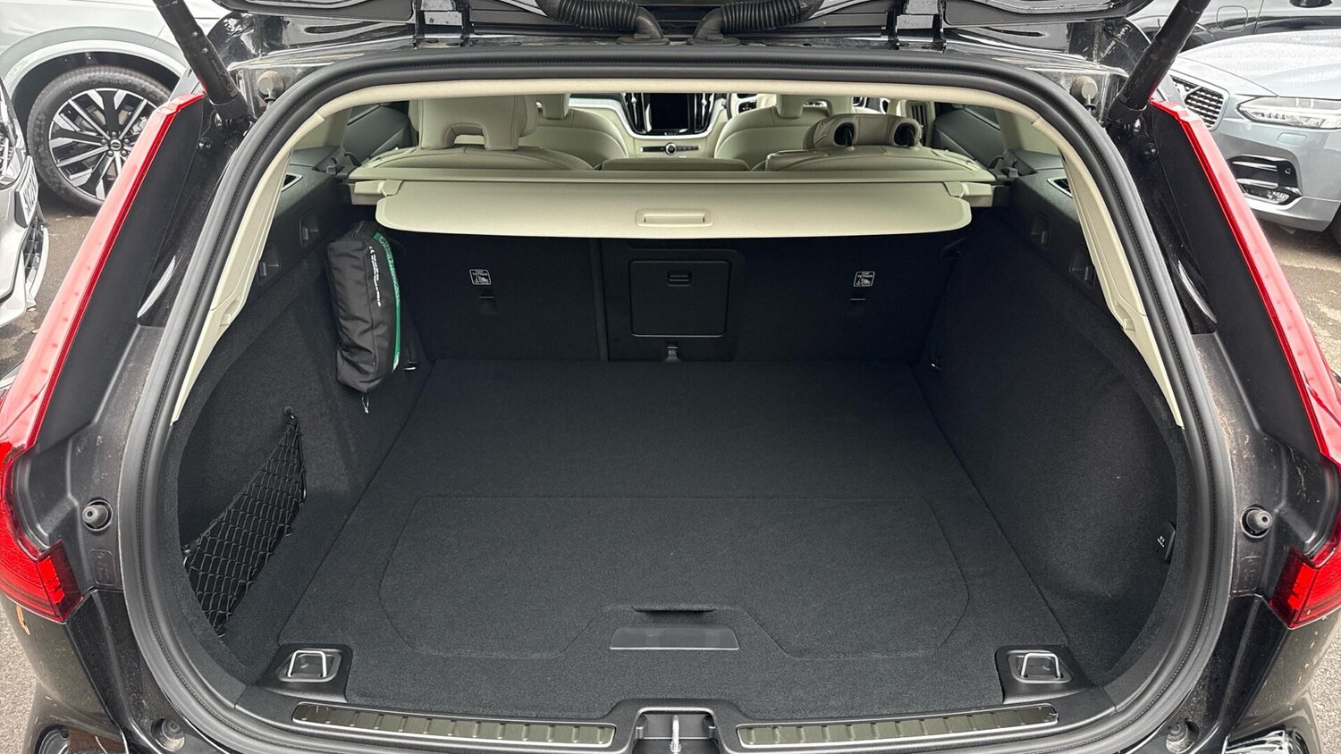 Used Volvo V60 2025 for sale - 76239742: Photo 13