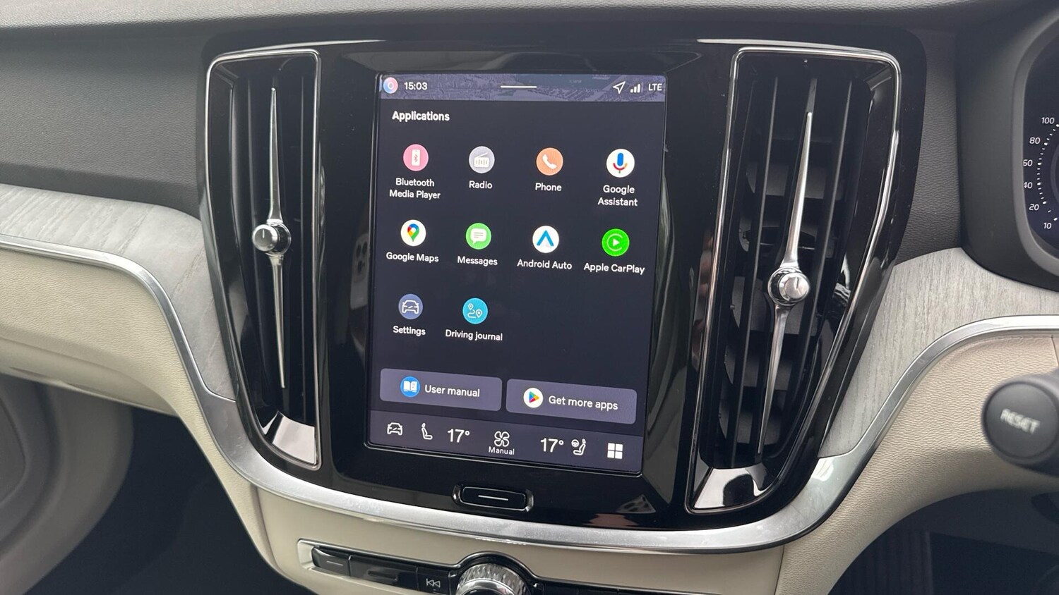 Used Volvo V60 2025 for sale - 76239742: Photo 15