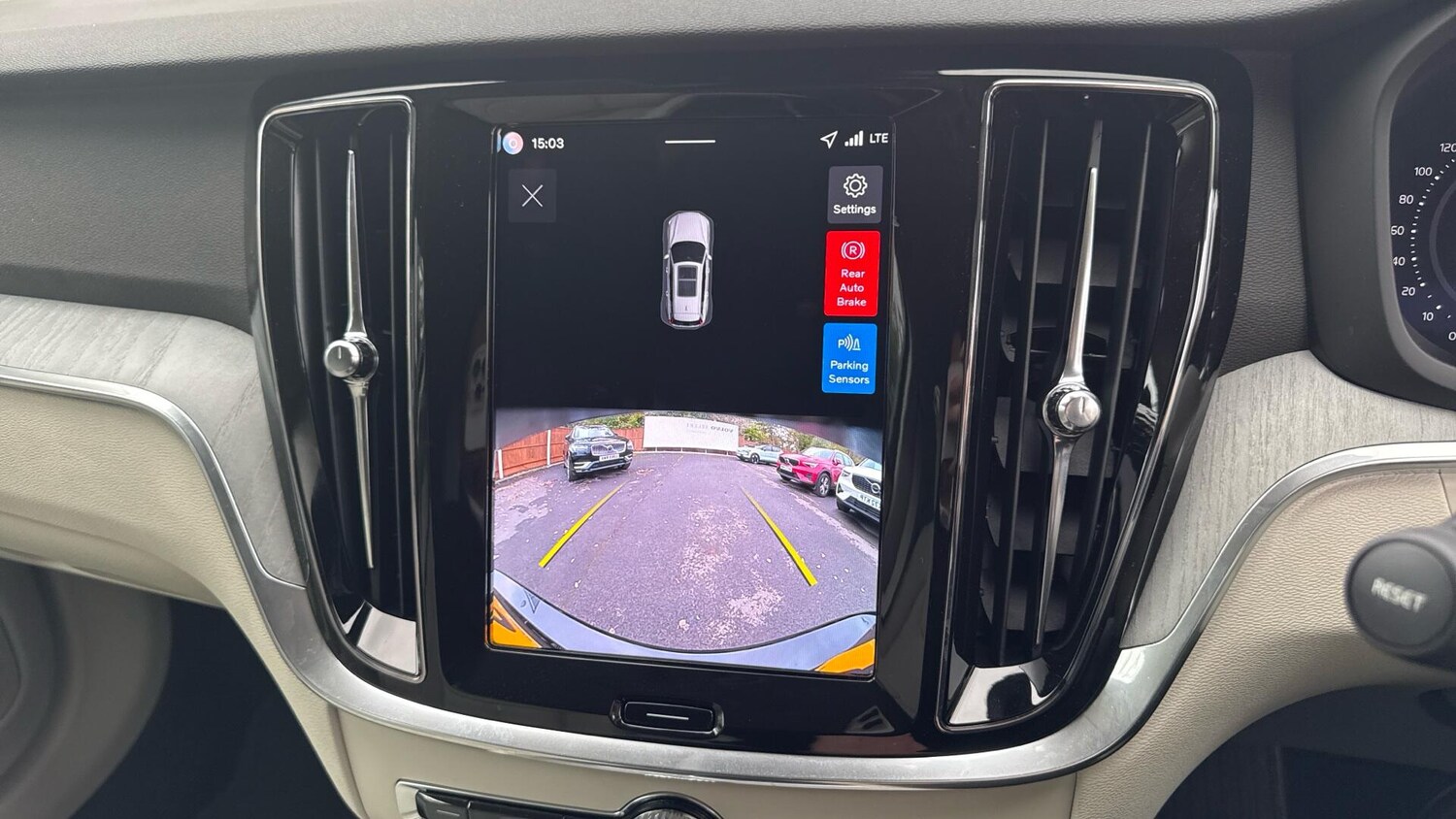 Used Volvo V60 2025 for sale - 76239742: Photo 17