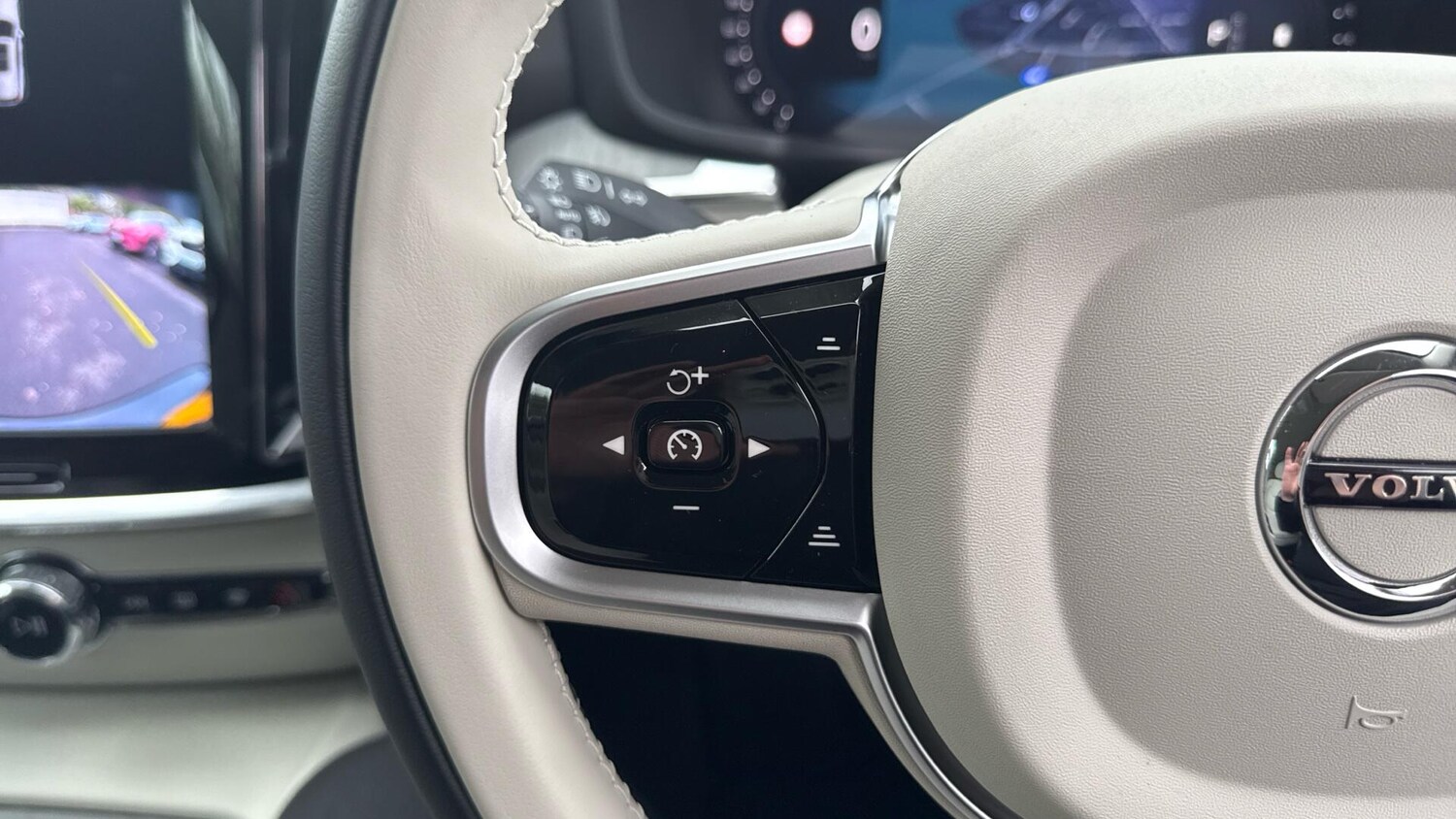 Used Volvo V60 2025 for sale - 76239742: Photo 19