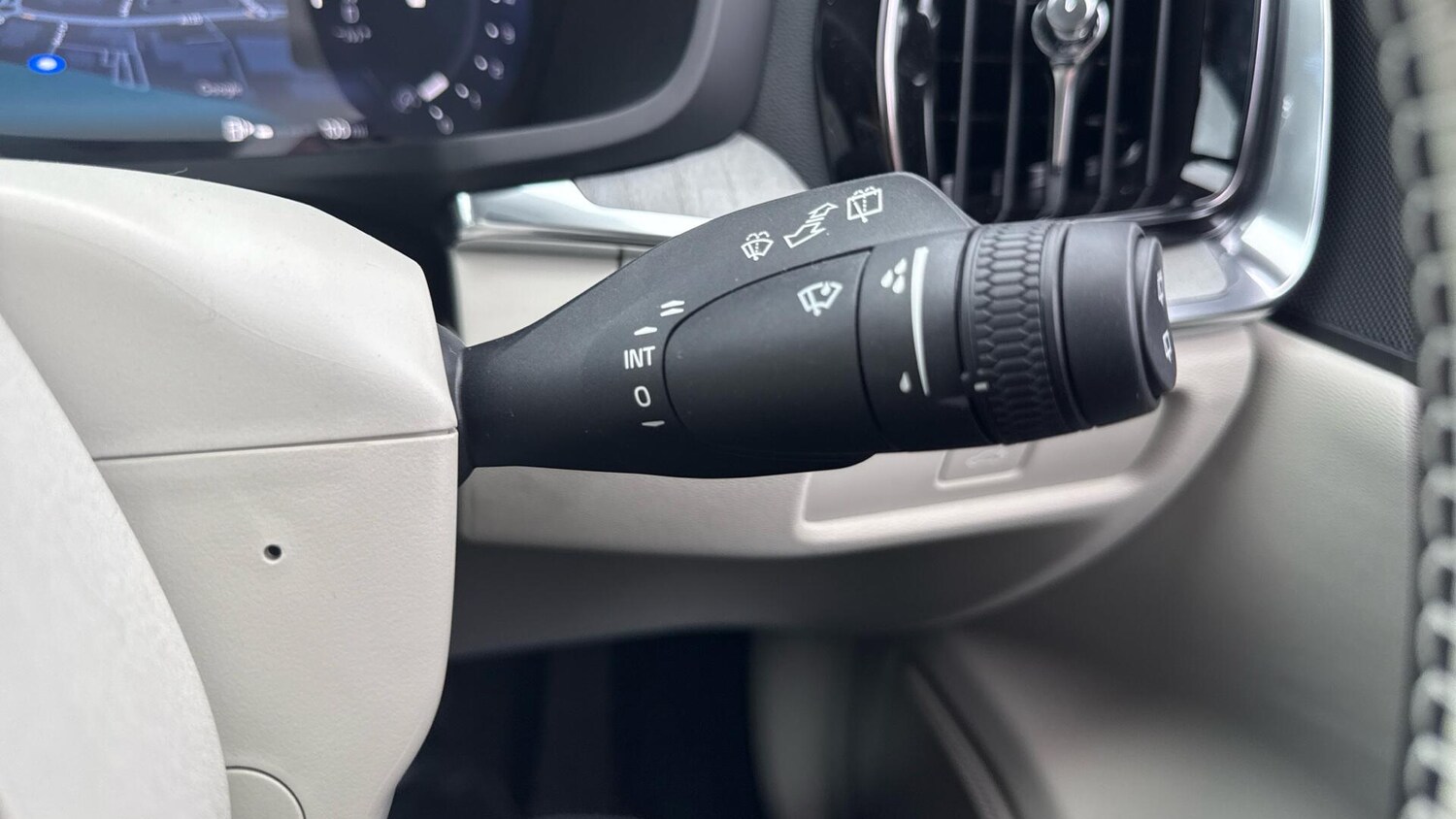 Used Volvo V60 2025 for sale - 76239742: Photo 21