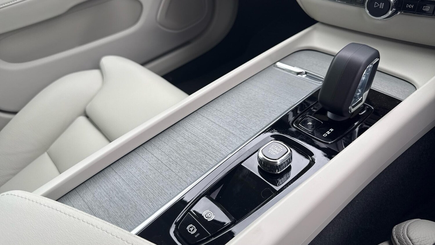 Used Volvo V60 2025 for sale - 76239742: Photo 23