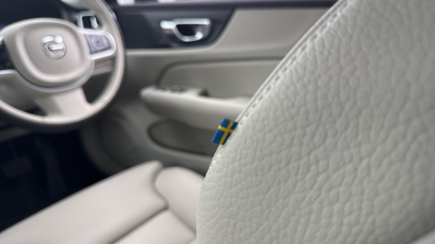 Used Volvo V60 2025 for sale - 76239742: Photo 35