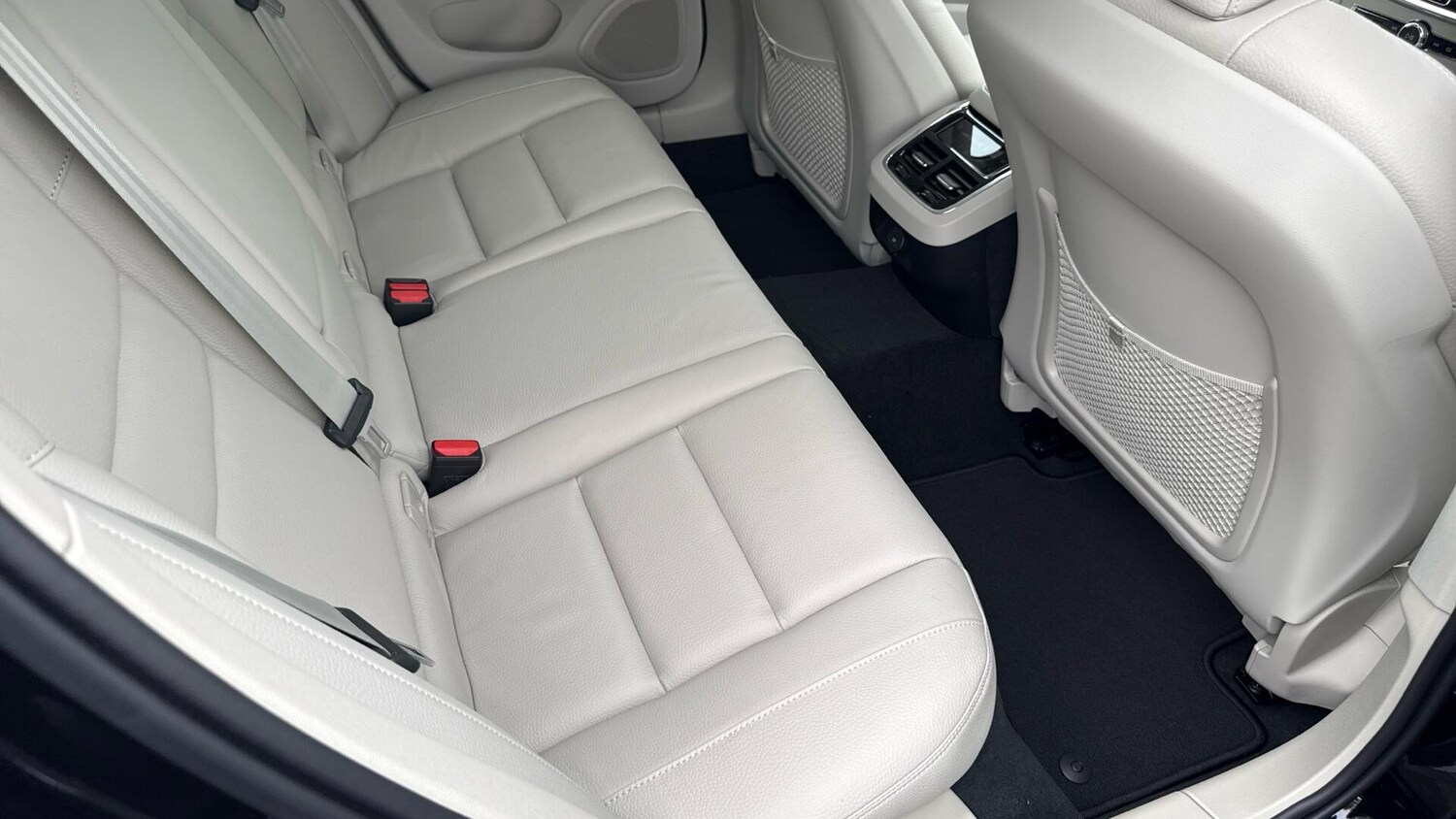 Used Volvo V60 2025 for sale - 76239742: Photo 6