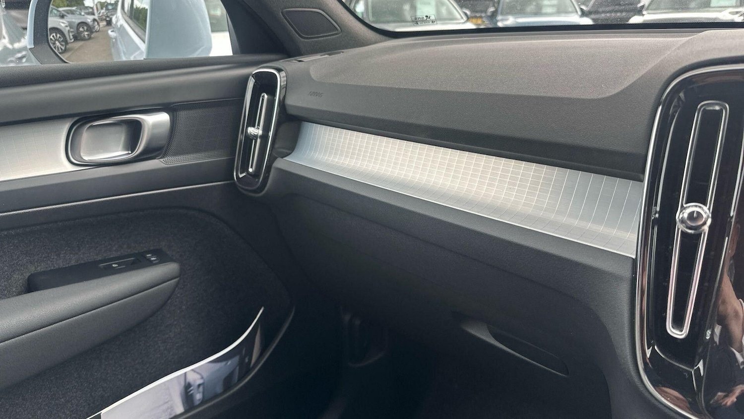 Used Volvo XC40 2025 for sale - 76158726: Photo 29