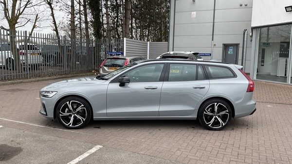 Used Volvo V60 2025 for sale - 74160412: Photo 8
