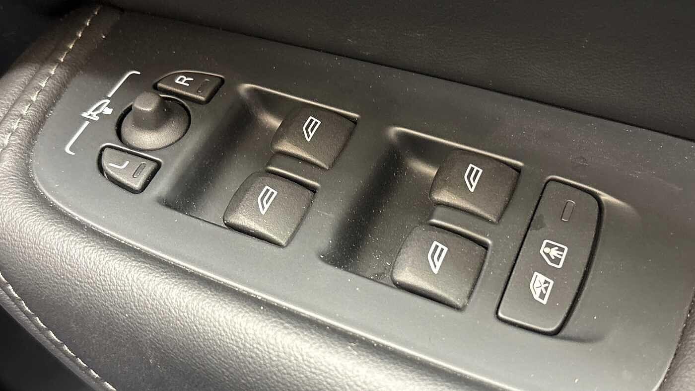 Used Volvo XC60 2025 for sale - 76512219: Photo 25