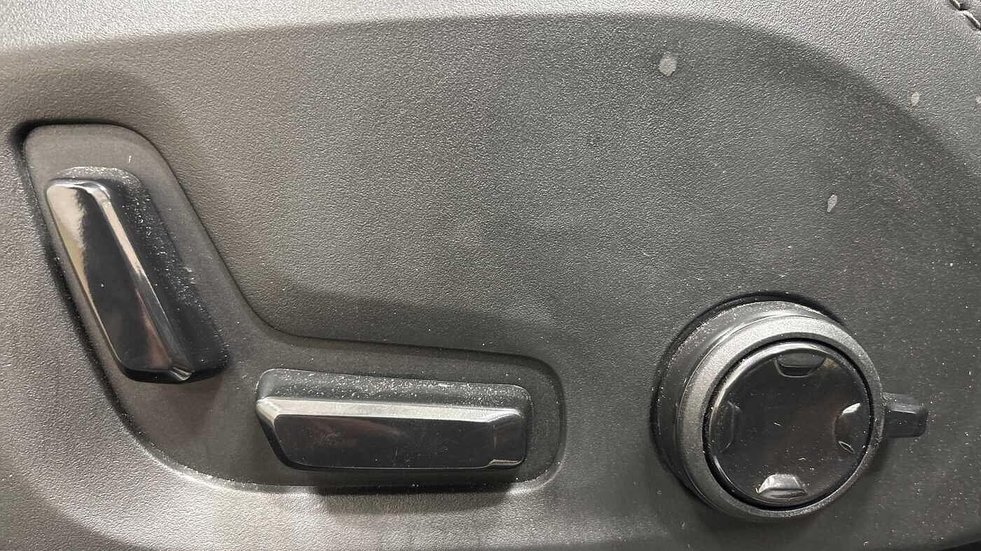 Used Volvo XC60 2025 for sale - 76512219: Photo 28