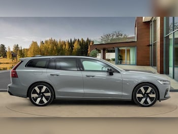 Used Volvo V60 2025 for sale - 76715178: Photo
