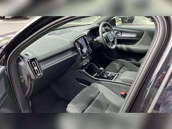 Used Volvo XC40 2025 for sale - 76994699: Photo