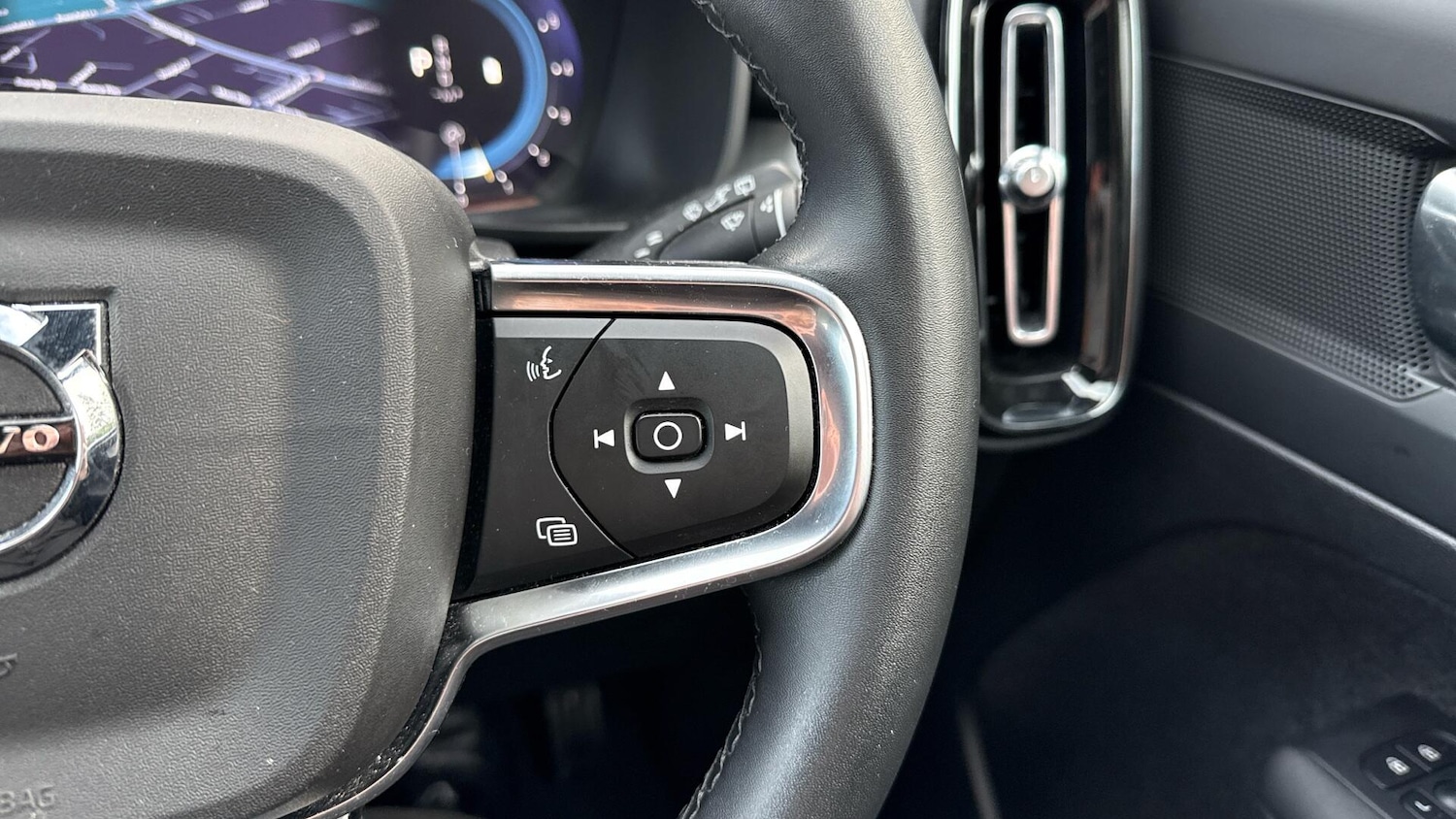 Used Volvo XC40 2022 for sale - 76573252: Photo 20